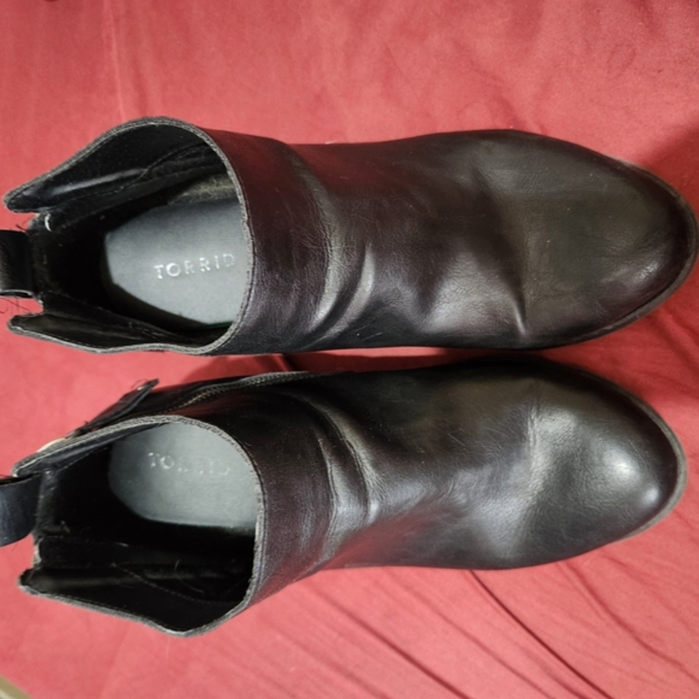 Torrid Women's Black Ankle Boots Sz 12WW Pre-owned!